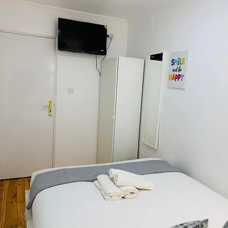 Проживання в сім'ї Almirante Reis - Arroios Лісабон